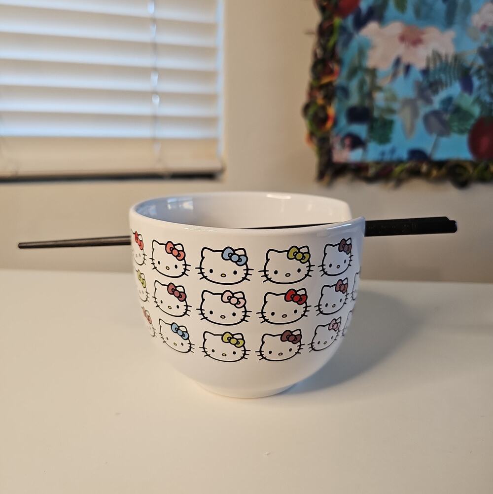 Hello Kitty Sanrio Silver Buffalo 20 oz Ceramic Ramen Bowl Chopsticks 2023